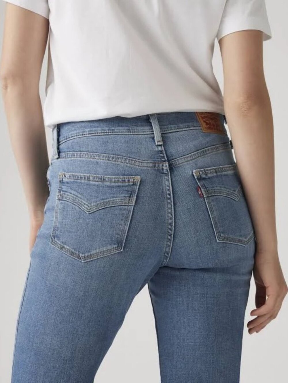 Levi's Women's STAY PUT Classic Bootcut Mid-Rise Size 10 Straight Jeans Vintage